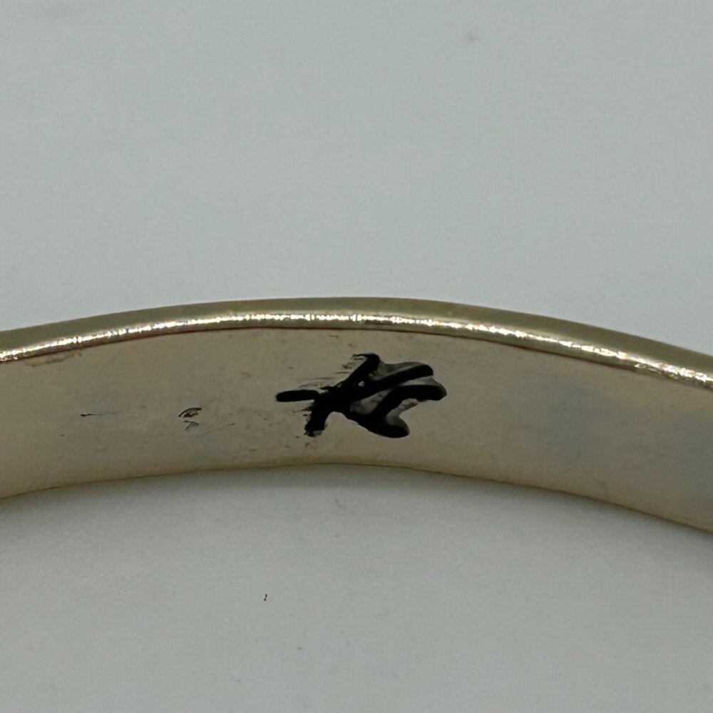 Vintage Kenneth Cole Bangle Bracelet Gold Tone Hammered Signed Stackable SZ 7.5 - Picture 5 of 13